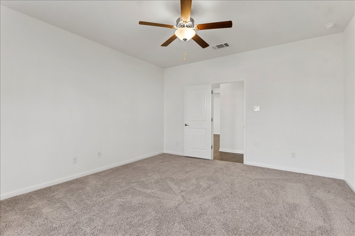 133 Grn Knl Lane Georgetown, TX 78628 - Photo 19 of 31 a view of an empty room