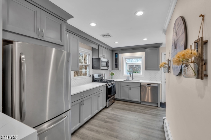 206 Pleasant Run Road Neshanic Station, NJ 08853 - Photo 20 of 36