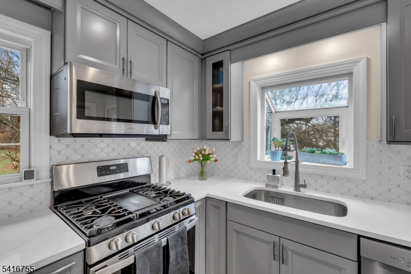 206 Pleasant Run Road Neshanic Station, NJ 08853 - Photo 22 of 36