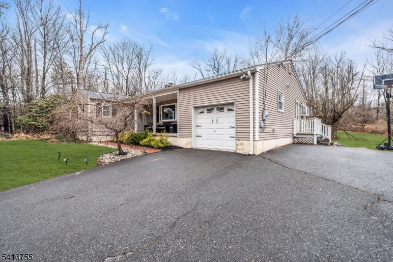 206 Pleasant Run Road Neshanic Station, NJ 08853 - Photo 4 of 36