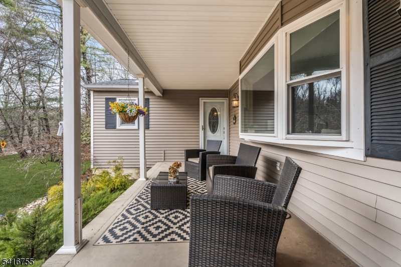 206 Pleasant Run Road Neshanic Station, NJ 08853 - Photo 6 of 36