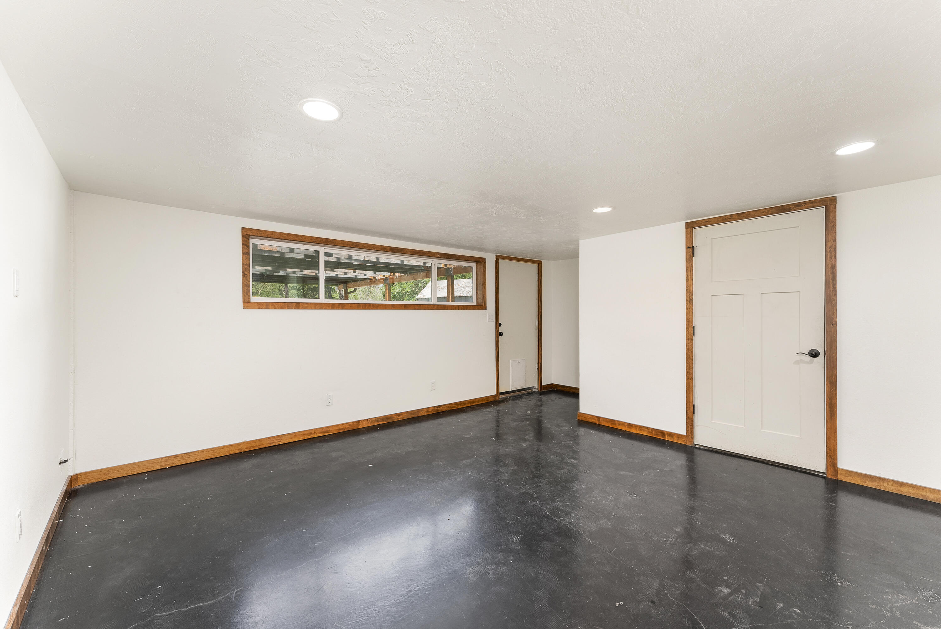 231 Colin Road Grants Pass, OR 97527 - Photo 23 of 43 Int-9