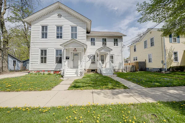$2,000 | 373 Cedar Street, Unit 373, Aurora, IL 60506