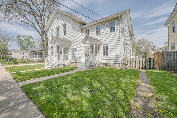 $2,000 | 373 Cedar Street, Unit 373, Aurora, IL 60506