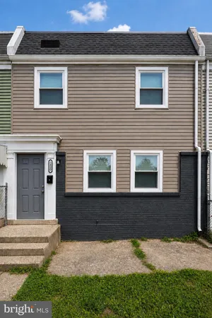 $2,250 | 2420 Liberator Street, Levittown, PA 19057