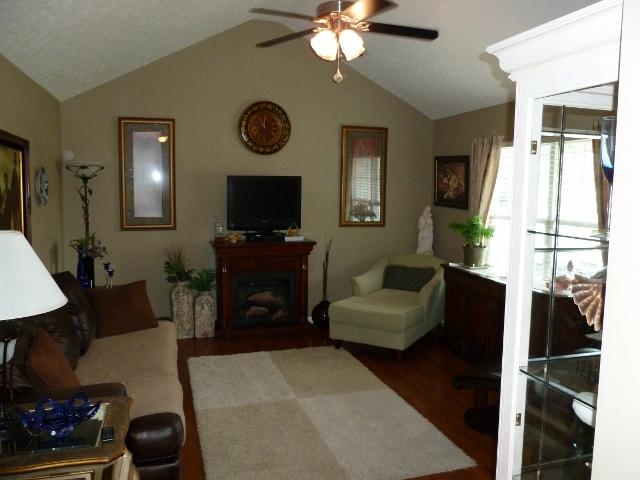 489 Skinner Flat Road Manchester, TN 37355 - Photo 6 of 20 Great living area