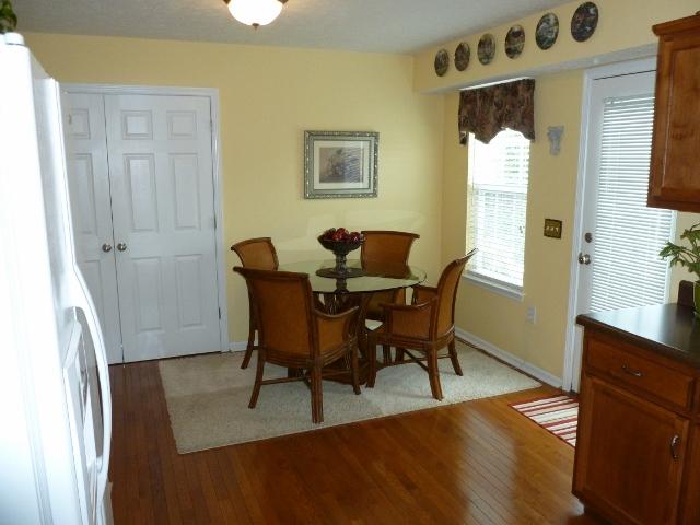 489 Skinner Flat Road Manchester, TN 37355 - Photo 9 of 20 breakfast nook/ eat in kitchen