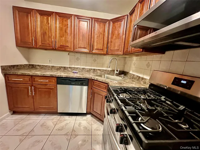 $3,300 | 255-08 148th Avenue, Unit 1 | Rosedale