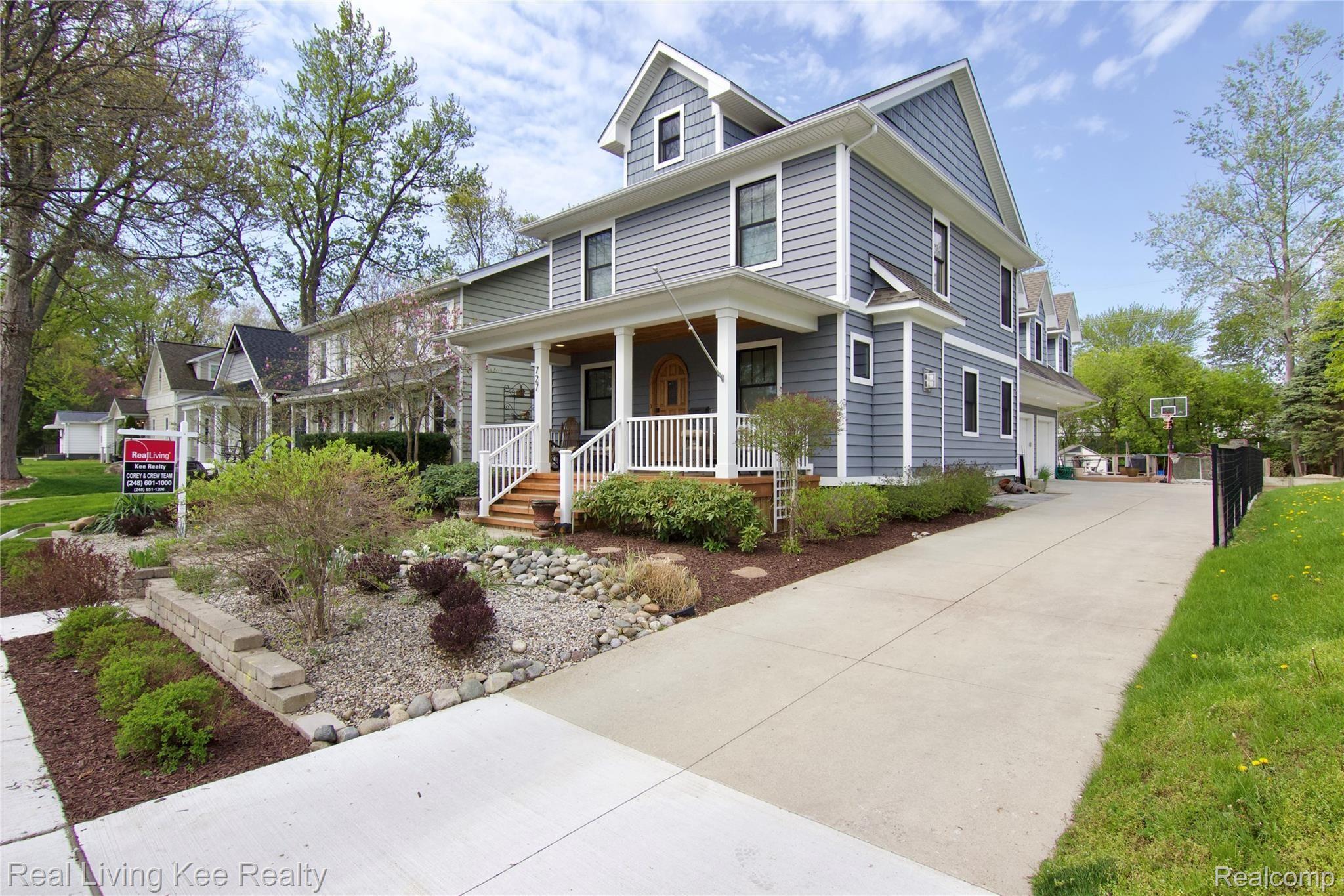 727 Ludlow Avenue Rochester, MI 48307 - Photo 3 of 56 fullsizeoutput_7cc.jpeg