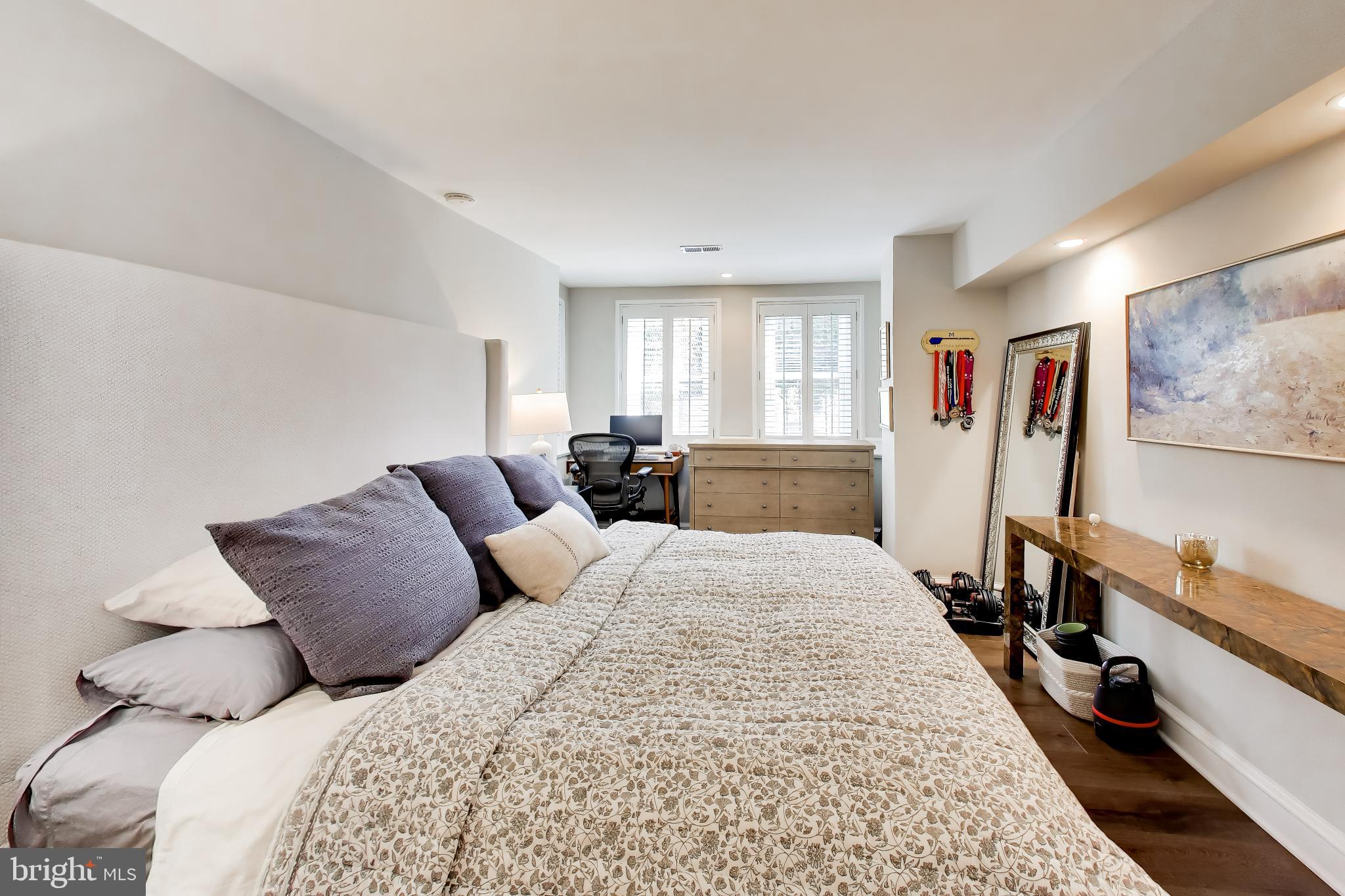 1302 R Street Northwest, Unit 1 Washington, DC 20009 - Photo 19 of 29