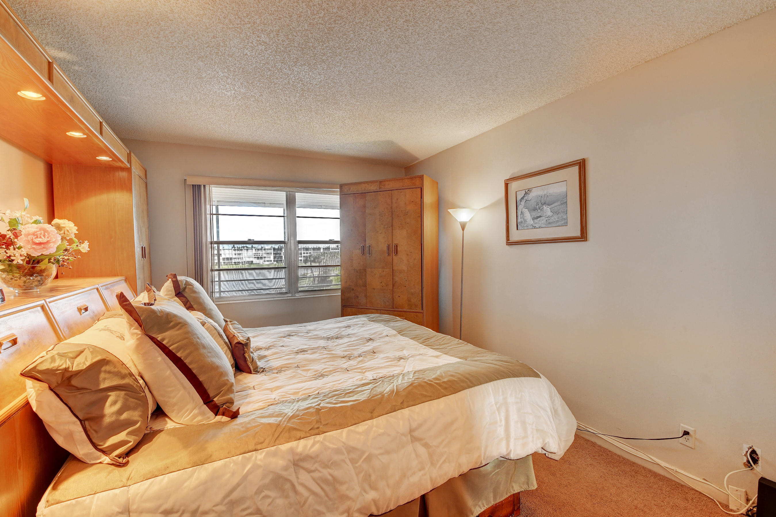 4002 Cornwall East, Unit PH 2 Boca Raton, FL 33434 - Photo 9 of 36 Master bedroom