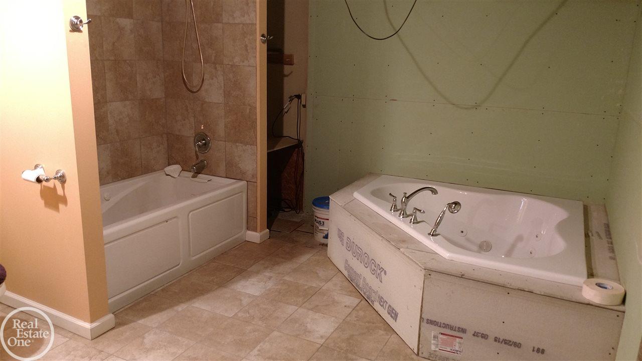 23022 Roxana Avenue Eastpointe, MI 48021 - Photo 22 of 30 31306970-21.JPG
