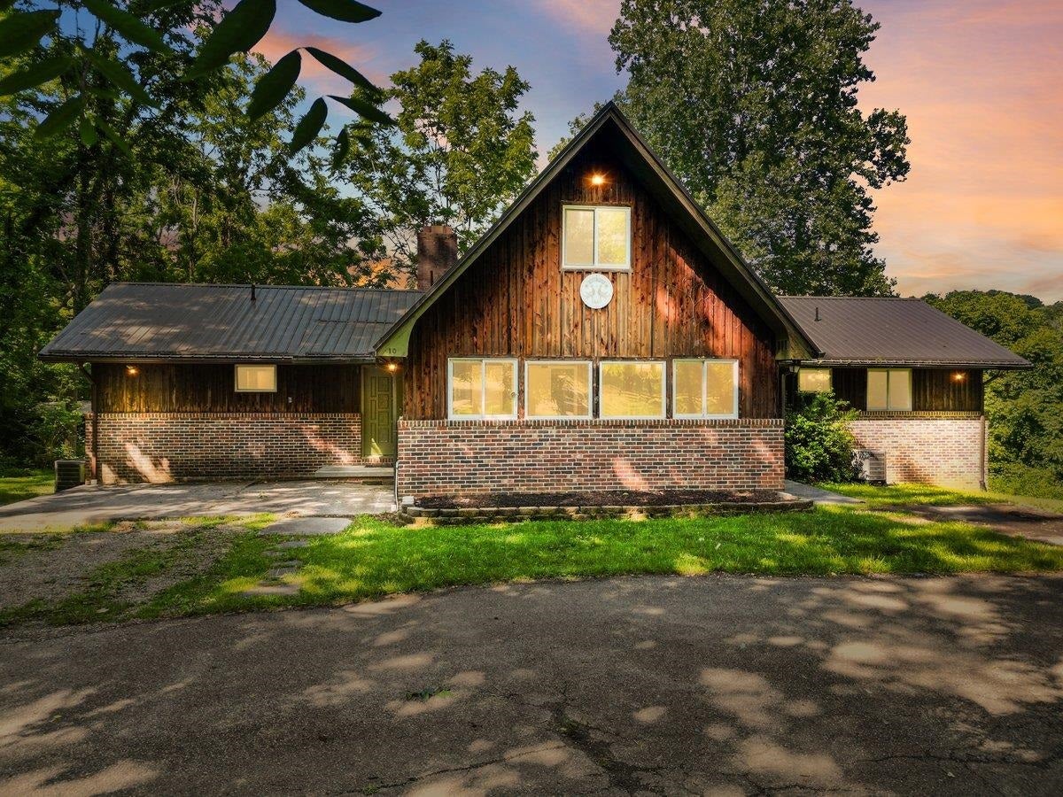 10 Wilderness Road Radford, VA 24141 - Photo 1 of 106 Gallery Image 1