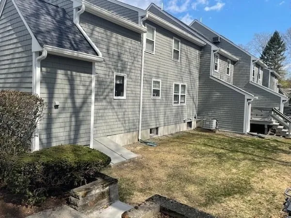 $3,000 | 24 Washington Green, Unit 24, Walpole, MA 02032