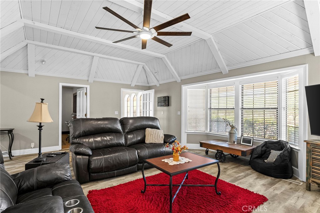 9857 Lott Road Durham, CA 95938 - Photo 5 of 42 Living room