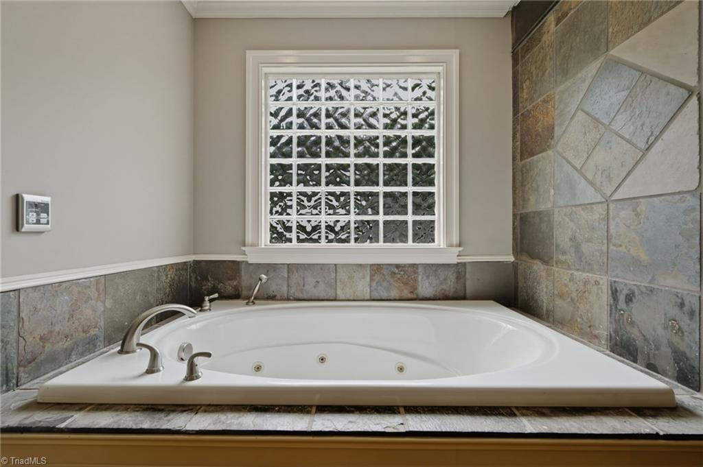 376 Staplewood Road Lexington, NC 27295 - Photo 34 of 50 jetted tub