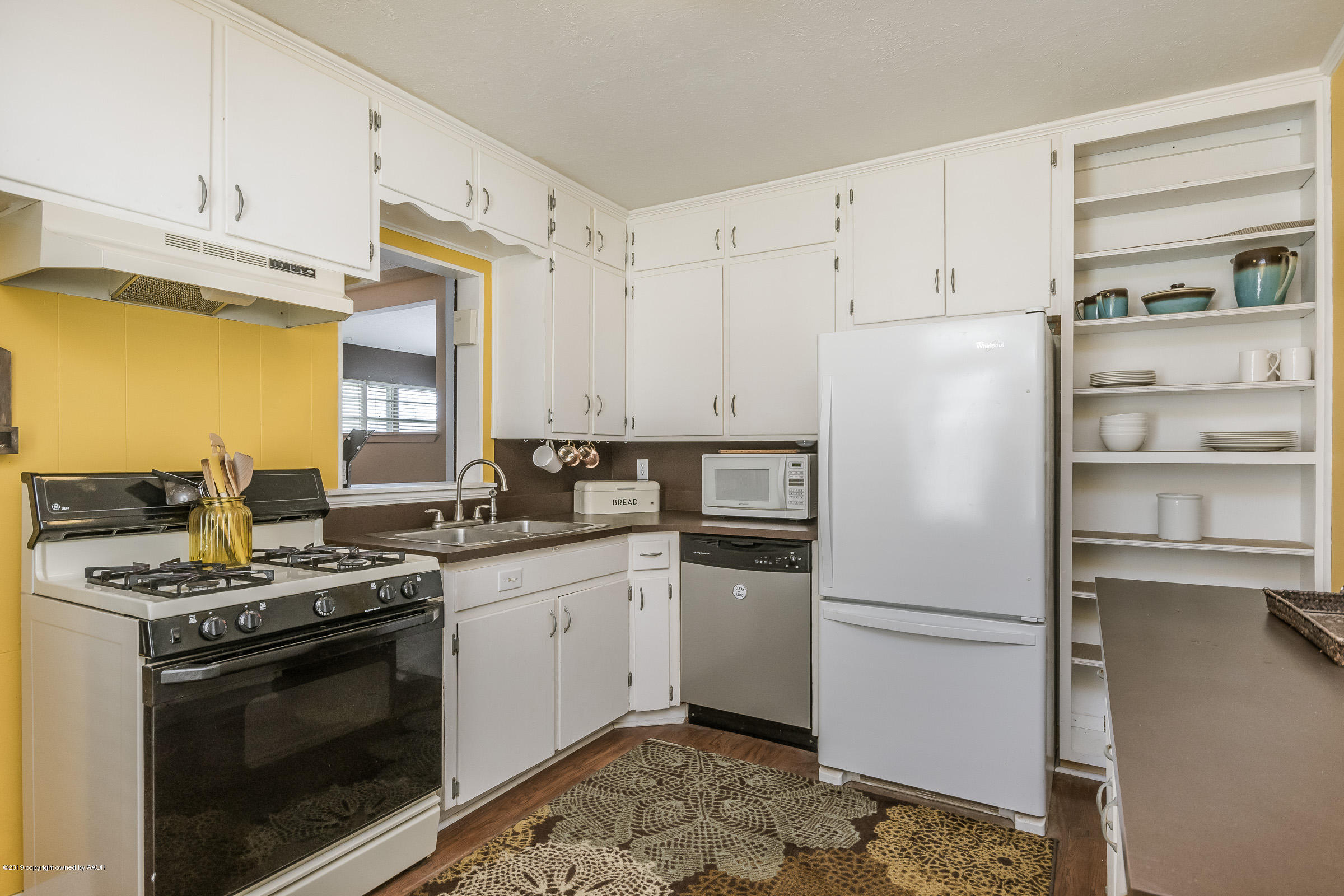 3617 South Ong Street Amarillo, TX 79110 - Photo 4 of 19 Kitchen
