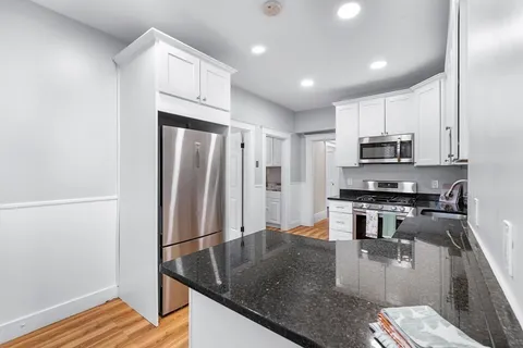 $2,850 | 22 Auburn Street, Unit 1, Malden, MA 02148