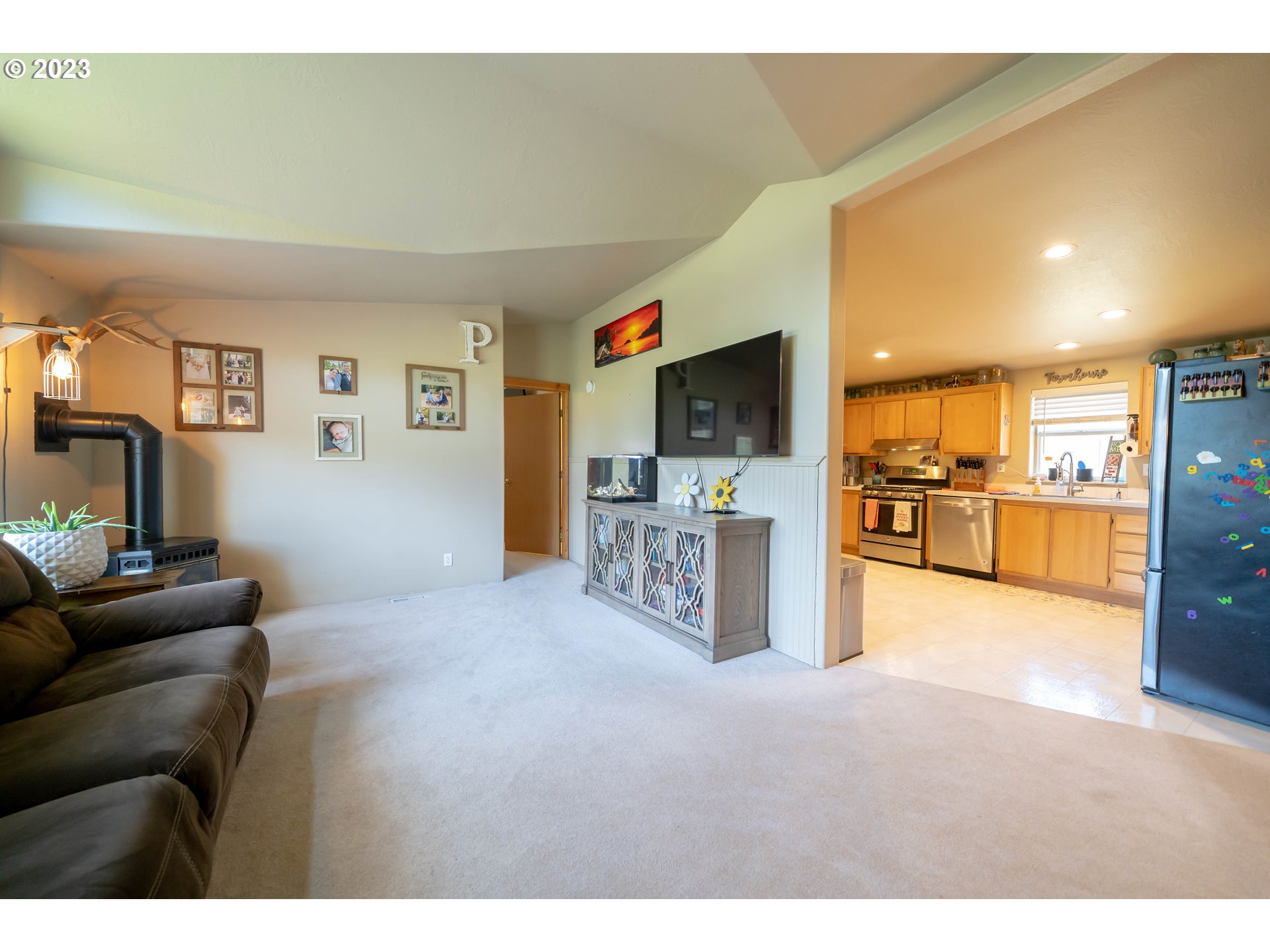 40766 North Mowitch Lyons, OR 97358 - Photo 7 of 31 a view of kitchen with furniture and flat screen tv