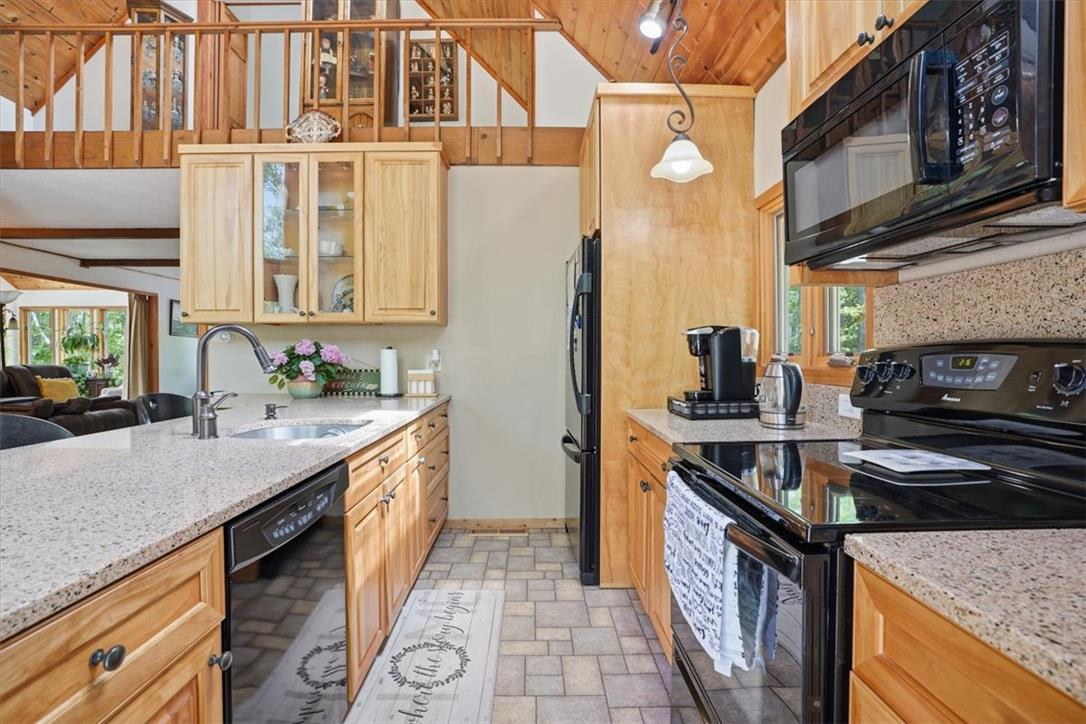 1517 Deer Run Bushkill, PA 18324 - Photo 17 of 35