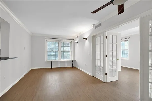 a view of a livingroom with a ceiling fan