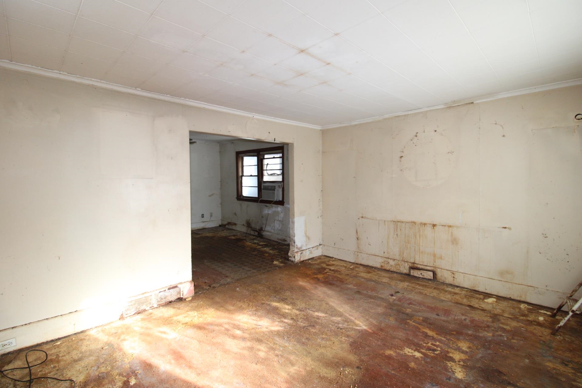 2869 Exeter Street Duluth, MN 55806 - Photo 12 of 33 Livingroom