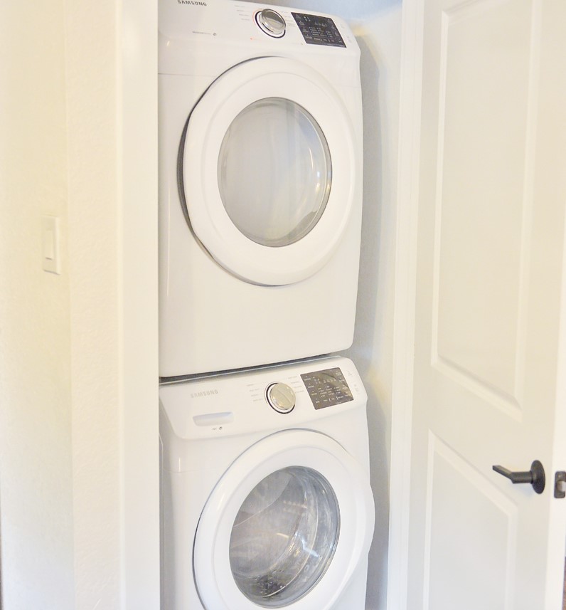 415 Fairview Street, Unit 8 Houston, TX 77006 - Photo 7 of 19 Stackable W/D in unit!