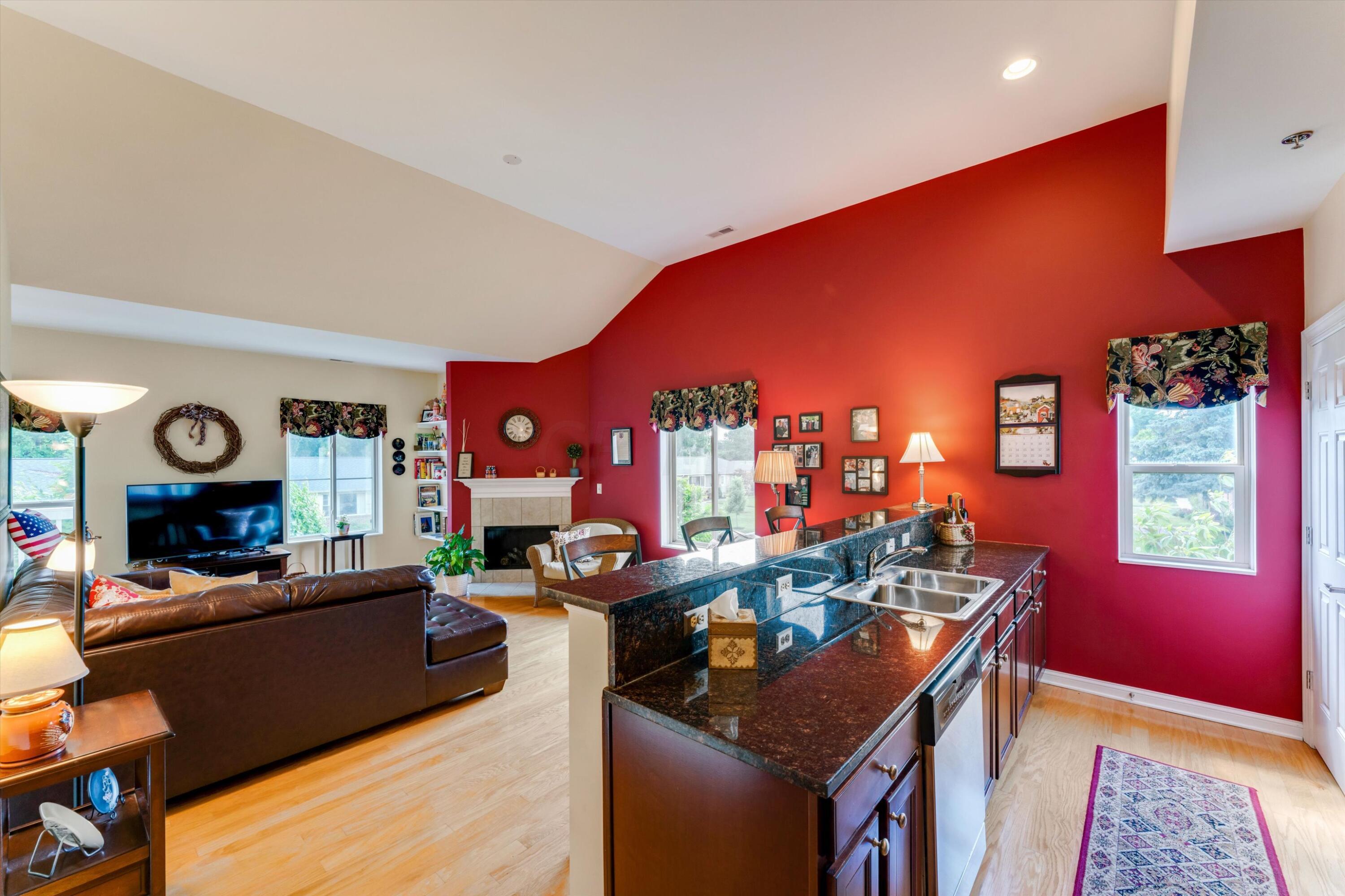 1788 Ridgecliff Road Columbus, OH 43221 - Photo 9 of 44 40-dsc09675-dsc09677