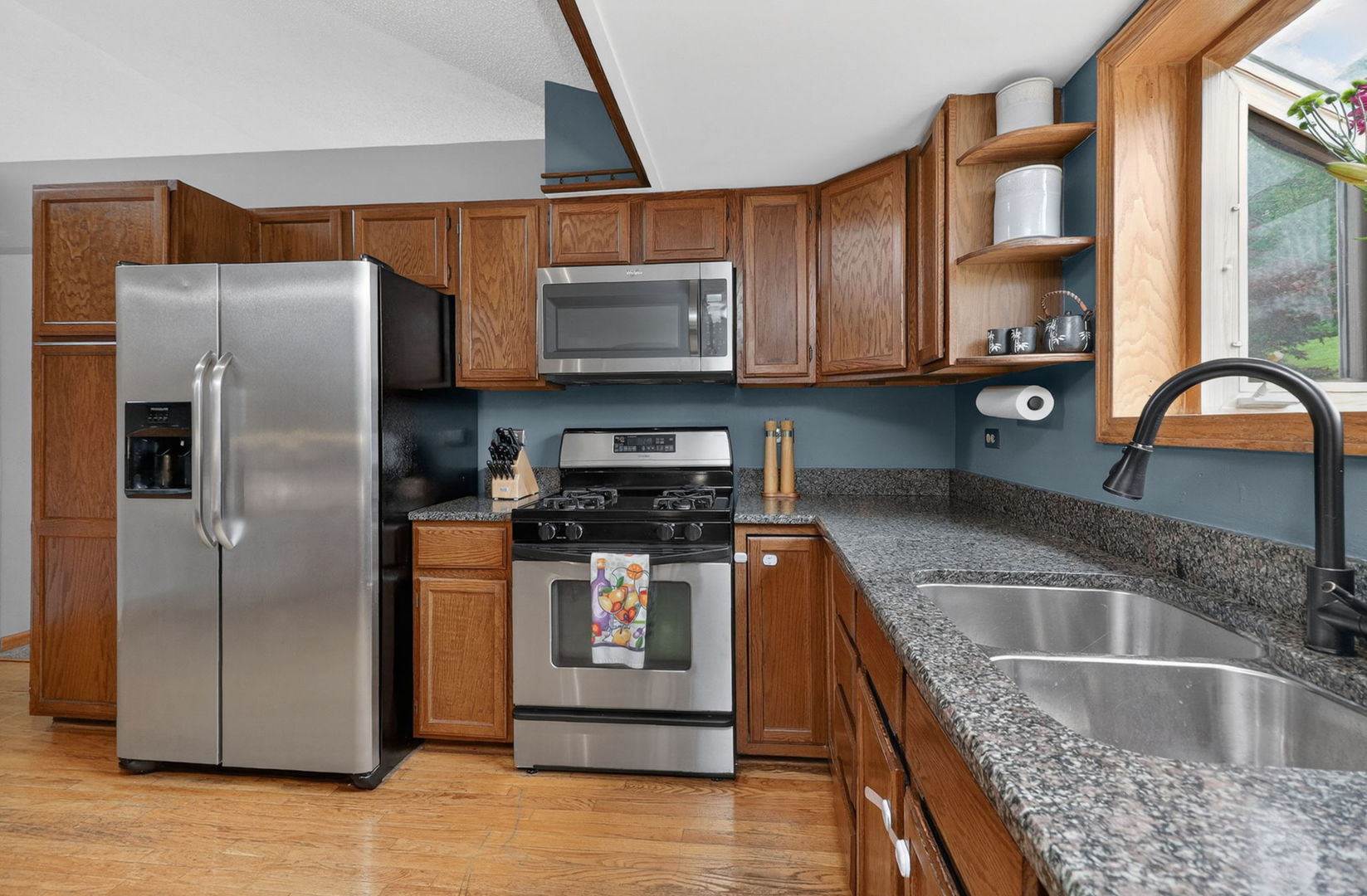1001 Oak Ridge Drive Streamwood, IL 60107 - Photo 8 of 25