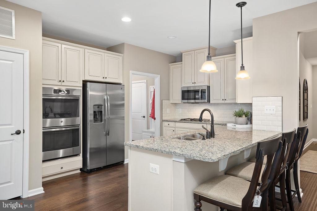 18040 Red Mulberry Road Dumfries, VA 22026 - Photo 9 of 46 KITCHEN