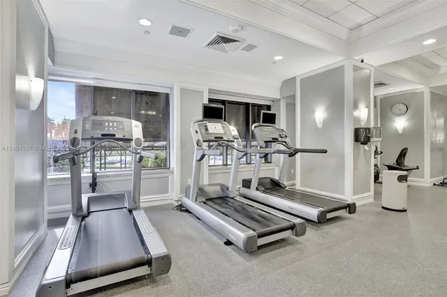 $1,075,000 | 9801 Collins Avenue, Unit 3T, Bal Harbour, FL 33154