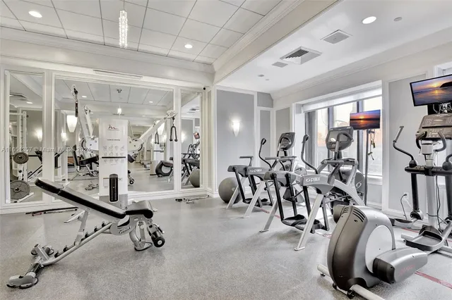 $1,075,000 | 9801 Collins Avenue, Unit 3T, Bal Harbour, FL 33154