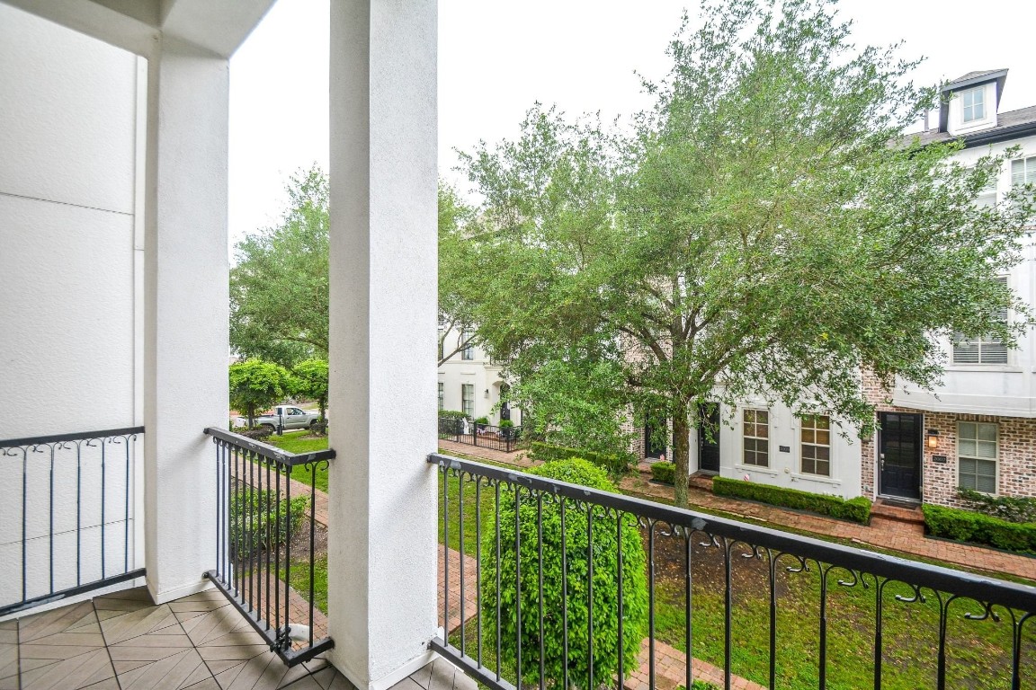 2017 Fannin Station Houston, TX 77045 - Photo 10 of 22 a view of a balcony with an outdoor space