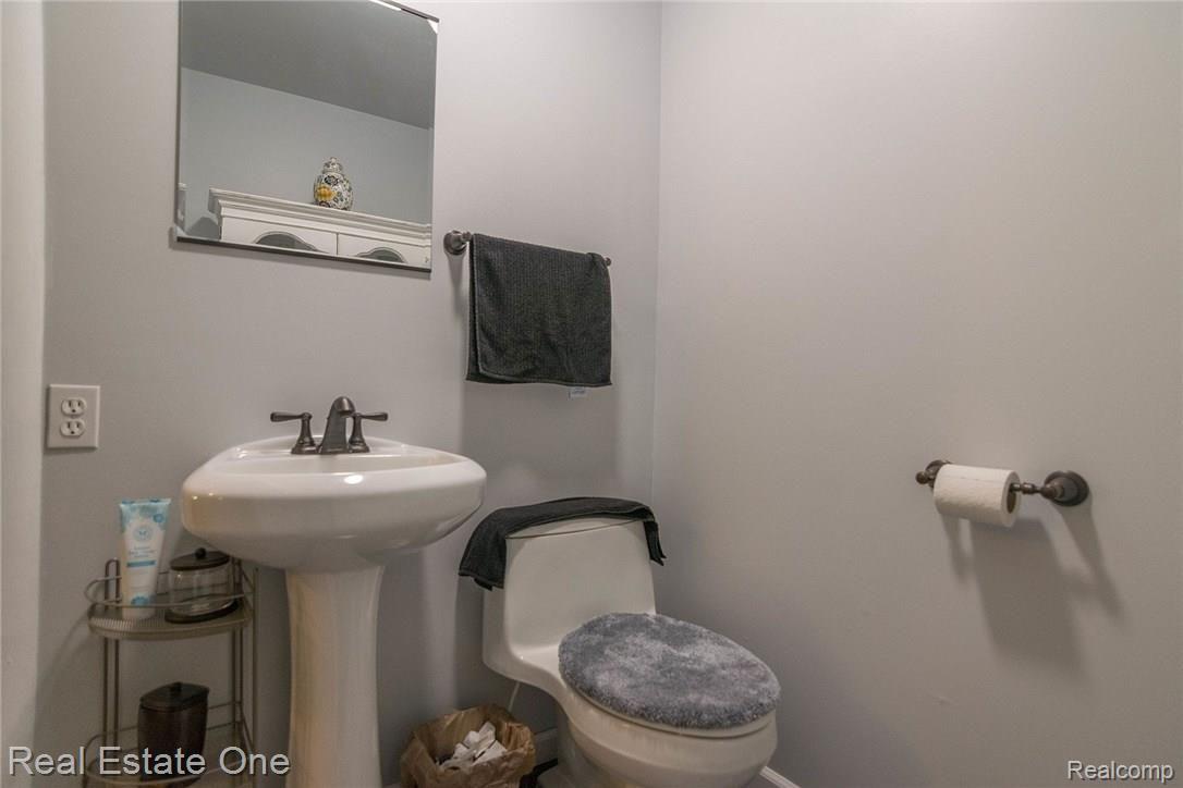 8900 North Dixboro Road South Lyon, MI 48178 - Photo 15 of 30 30_12.jpg