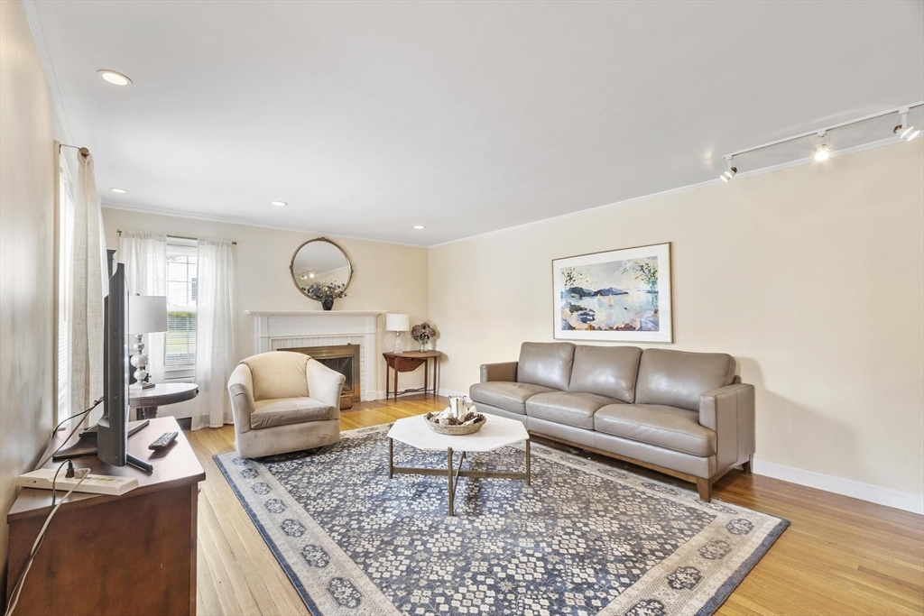 11 Whitla Drive Worcester, MA 01604 - Photo 13 of 32