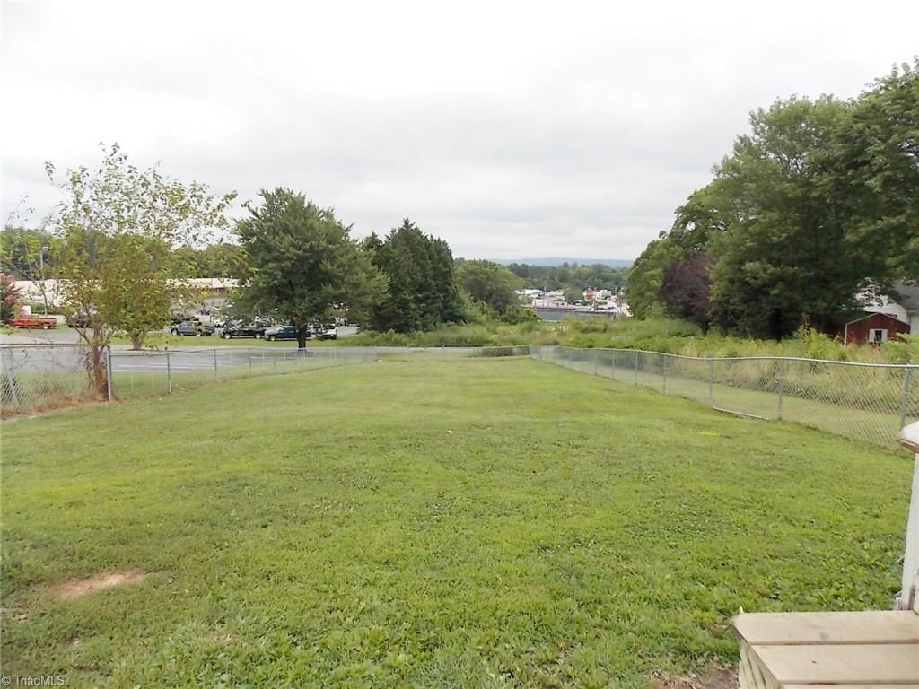 135 South Franklin Road Mount Airy, NC 27030 - Photo 5 of 22 Gallery Image 5
