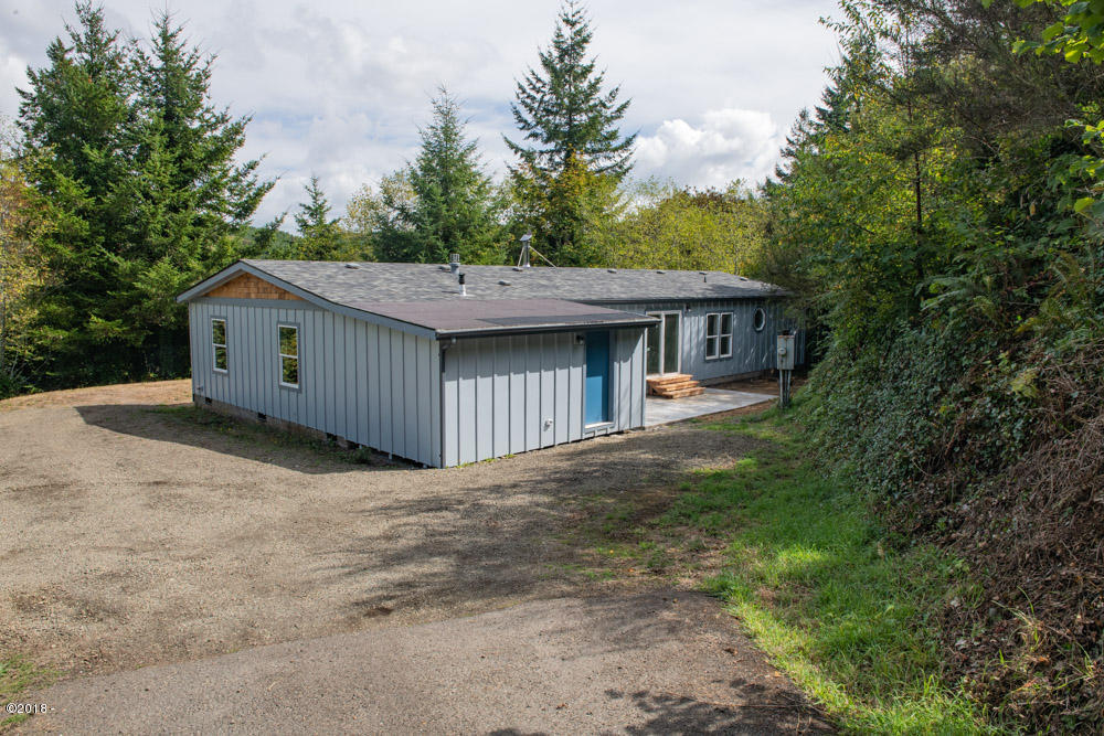 860 Northeast Wagon Road Toledo, OR 97391 - Photo 2 of 24 Property view.