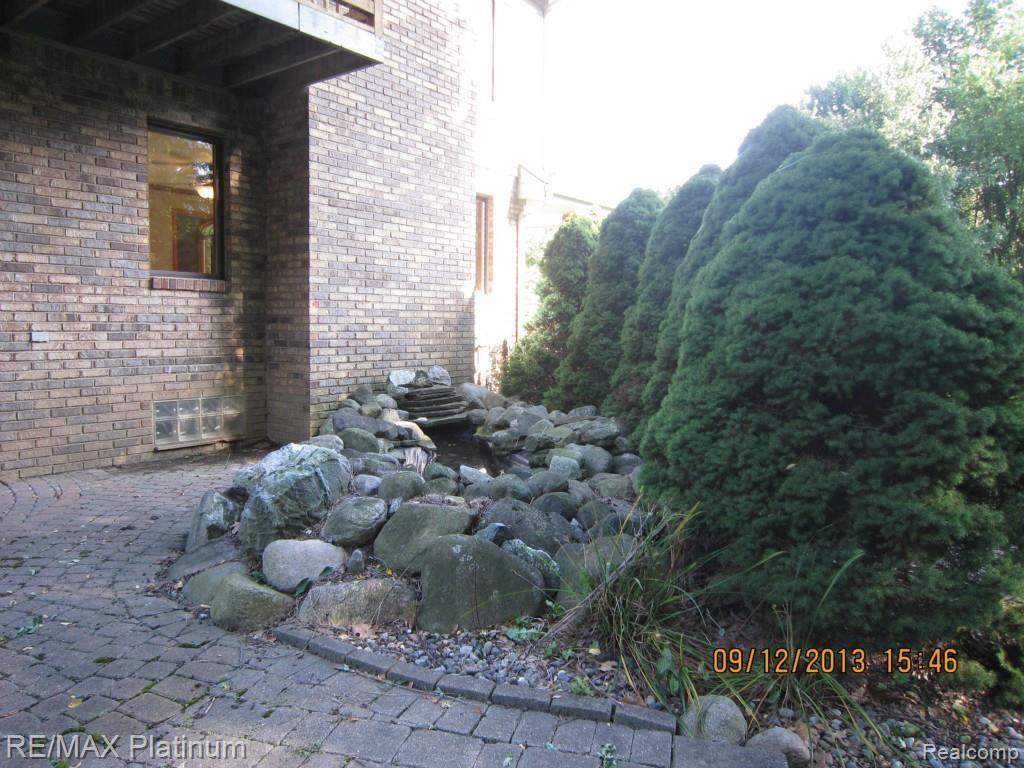 13711 Commerce Road Milford, MI 48380 - Photo 41 of 52 13711 COMMERCE pond.jpg