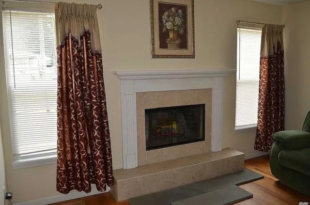 $849,999 | 27 Inwood Avenue, Selden, NY 11784