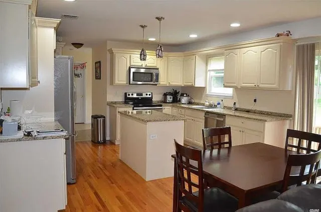 $849,999 | 27 Inwood Avenue, Selden, NY 11784