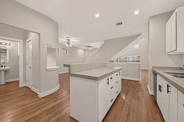 $3,000 | 733 West 22nd Street, Unit D, Houston, TX 77008