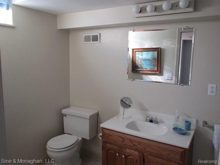 351 West Tienken Road Rochester Hills, MI 48306 - Photo 19 of 24