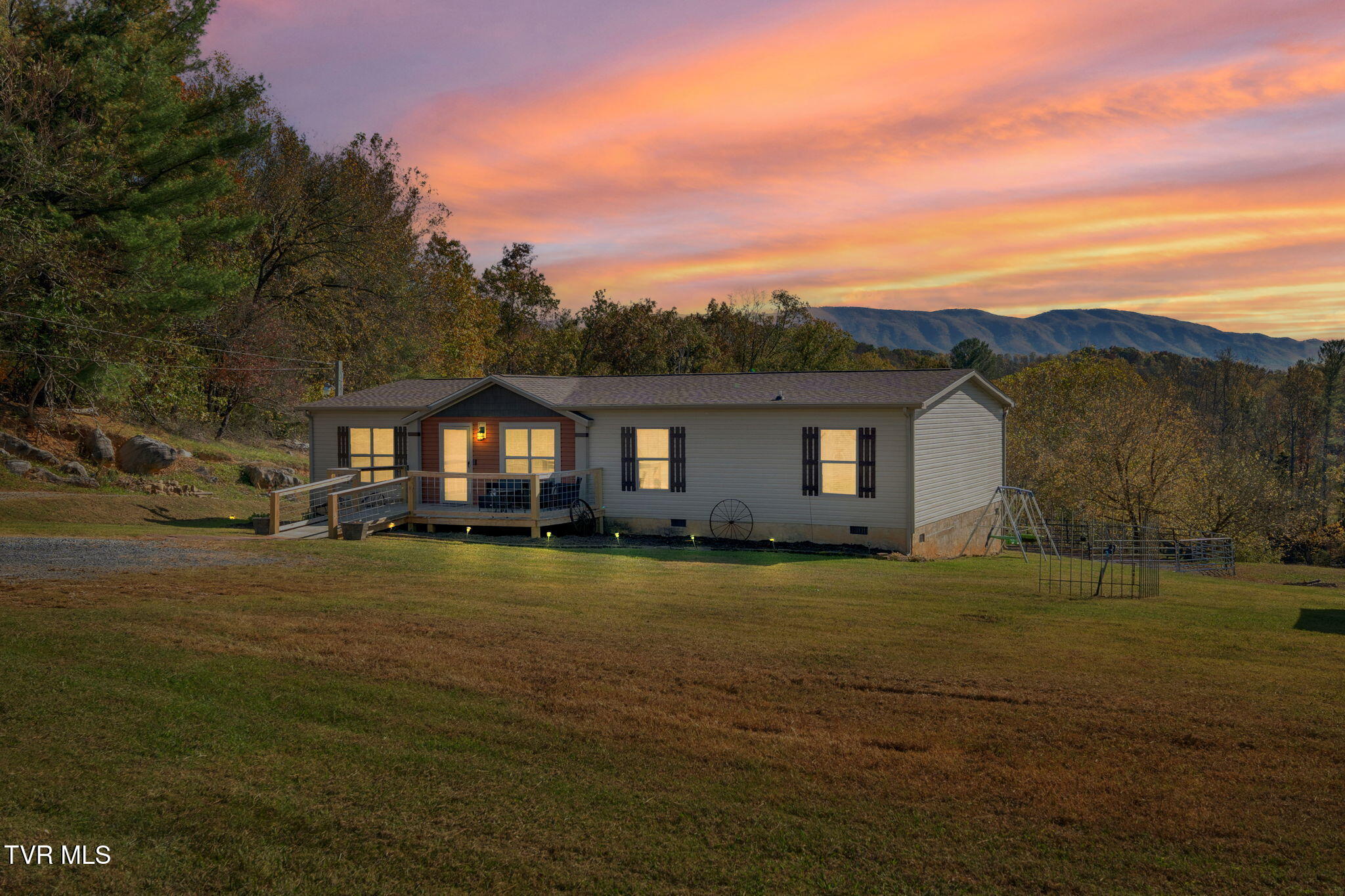 3176 Highway 421 Bristol, TN 37620 - Photo 1 of 61 61-web-or-mls-DSC09366-1