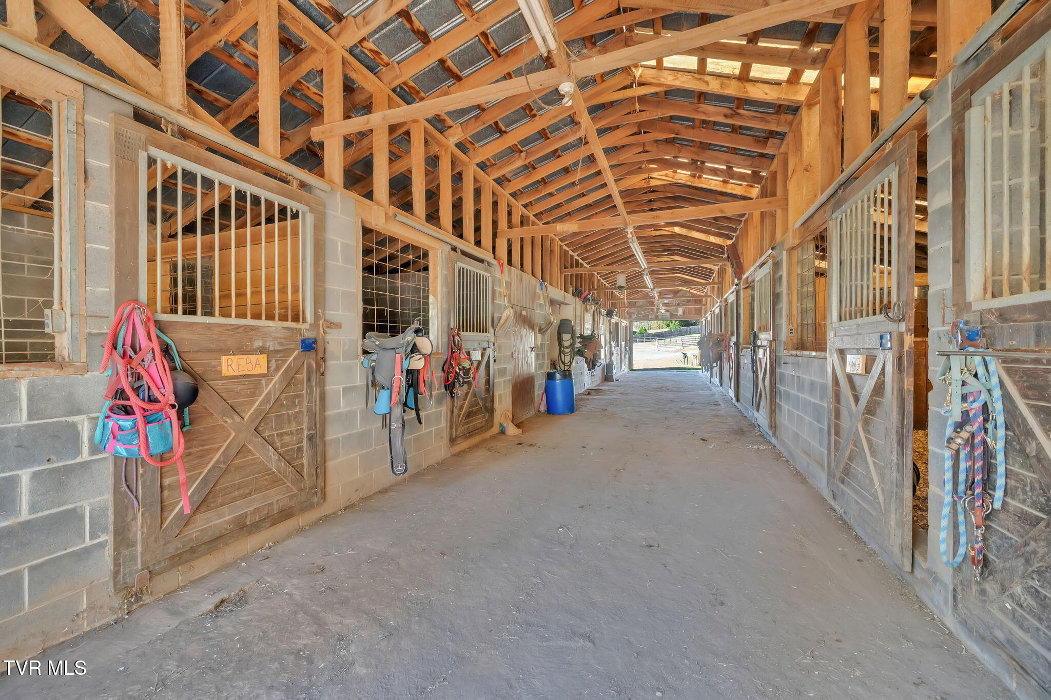 3176 Highway 421 Bristol, TN 37620 - Photo 14 of 61 2-web-or-mls-DSC09336