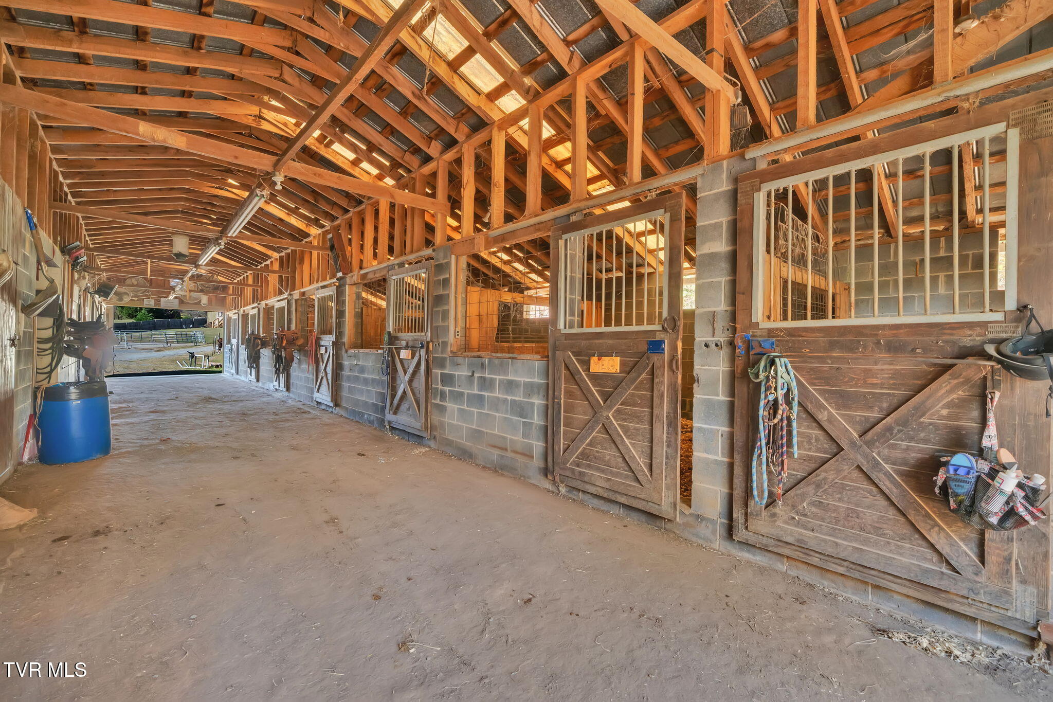 3176 Highway 421 Bristol, TN 37620 - Photo 15 of 61 5-web-or-mls-DSC09339