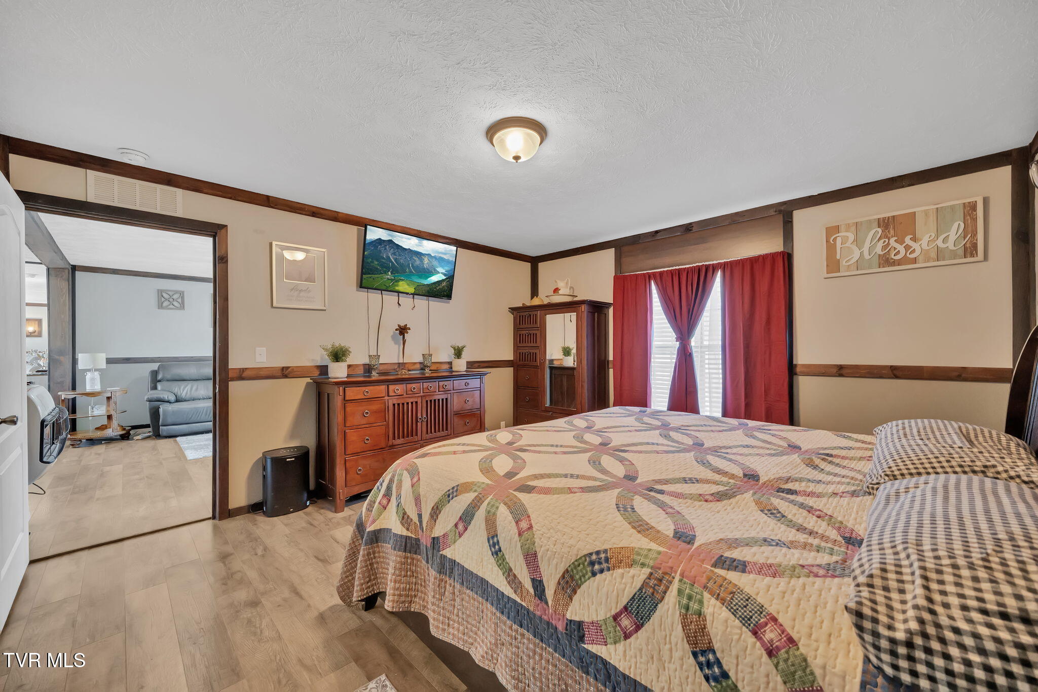 3176 Highway 421 Bristol, TN 37620 - Photo 34 of 61 17-web-or-mls-DSC09288