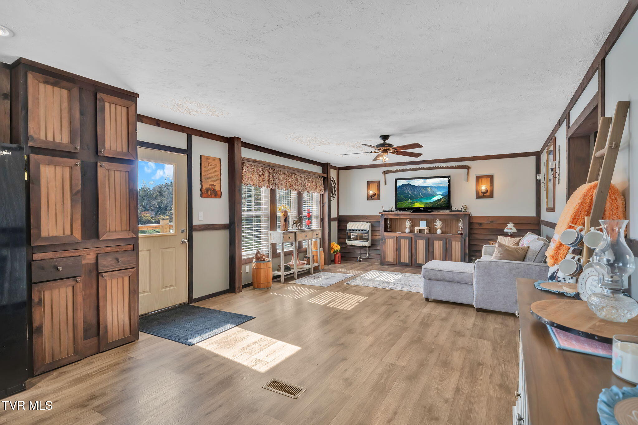 3176 Highway 421 Bristol, TN 37620 - Photo 40 of 61 24-web-or-mls-DSC09282