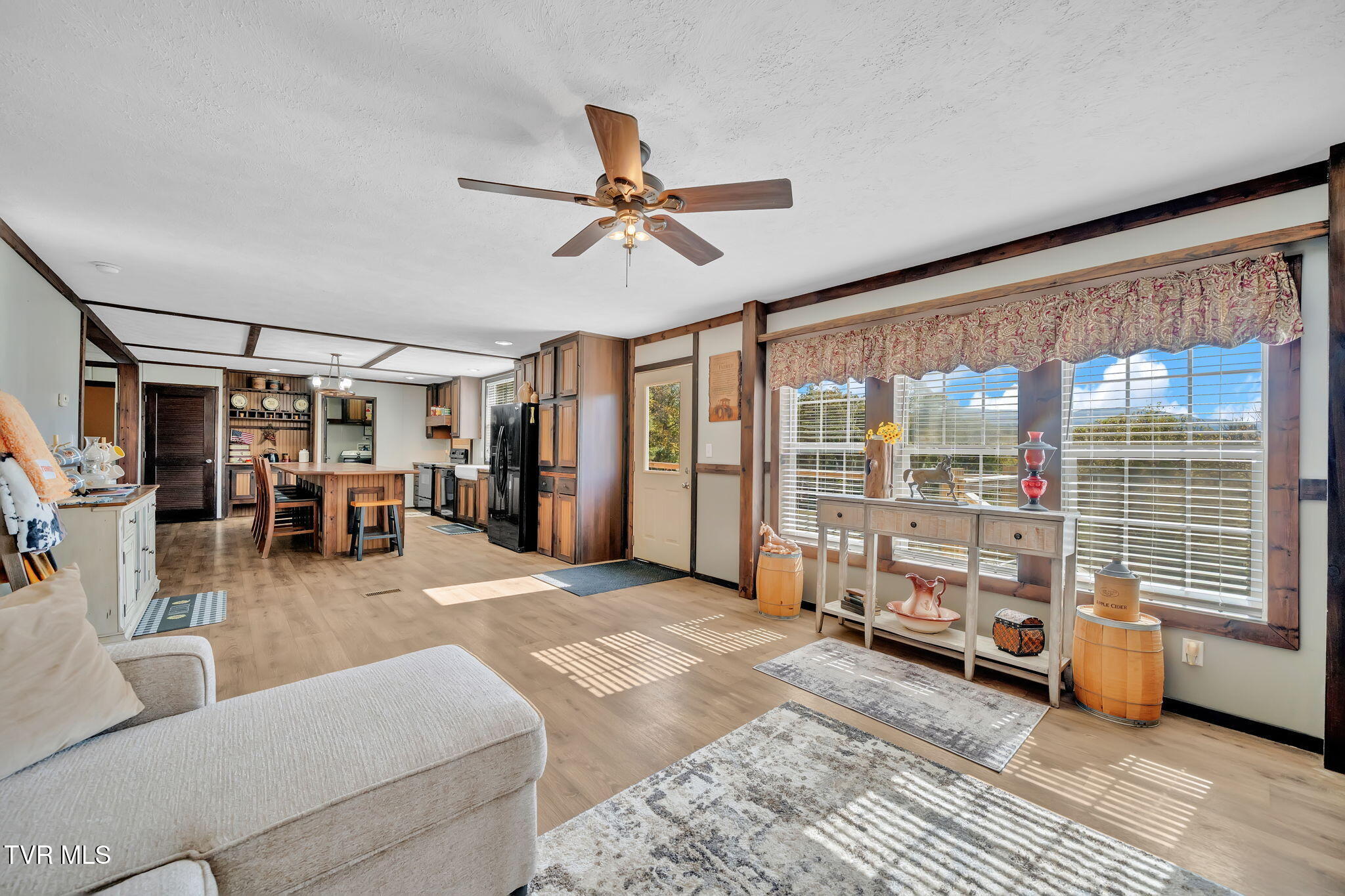 3176 Highway 421 Bristol, TN 37620 - Photo 47 of 61 36-web-or-mls-DSC09261