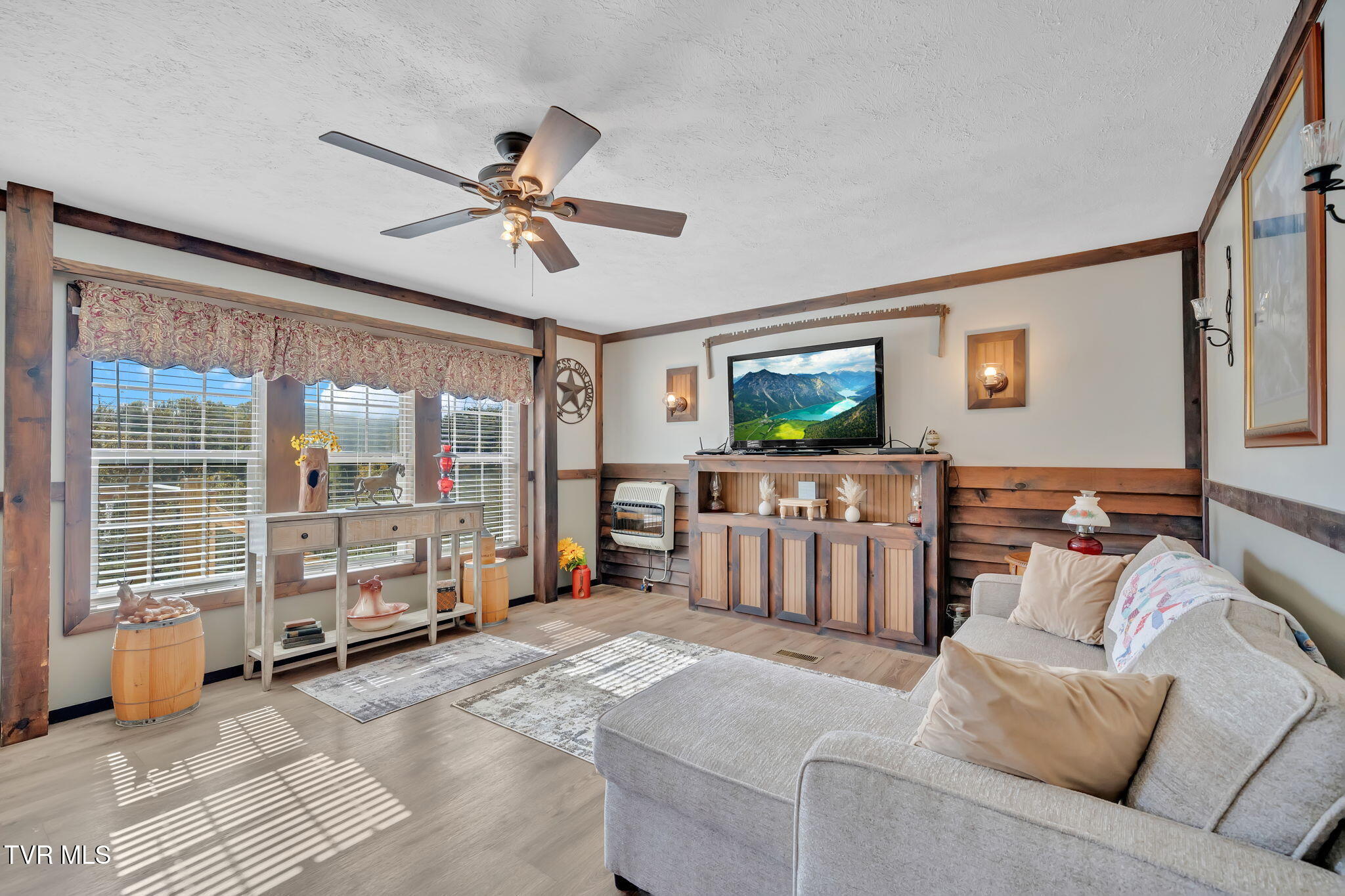 3176 Highway 421 Bristol, TN 37620 - Photo 48 of 61 37-web-or-mls-DSC09231