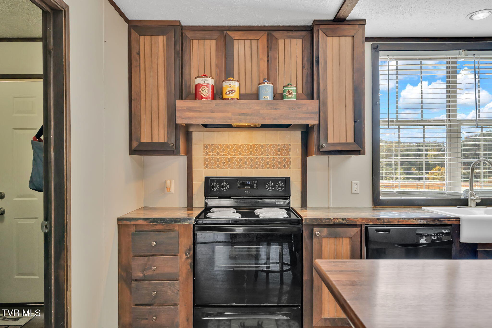 3176 Highway 421 Bristol, TN 37620 - Photo 58 of 61 53-web-or-mls-DSC09273